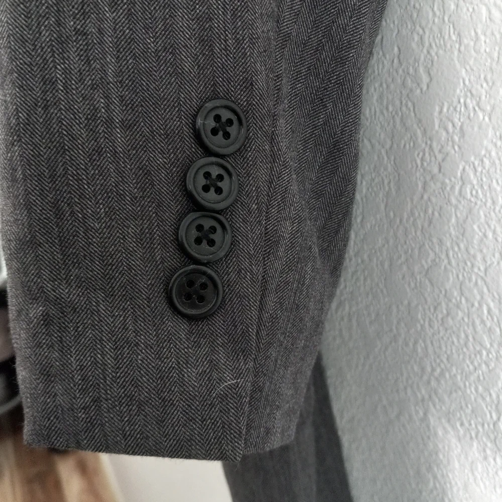 Jos. A Bank Men's Gray Fine Herringbone Subtle Stripes Pattern Suit